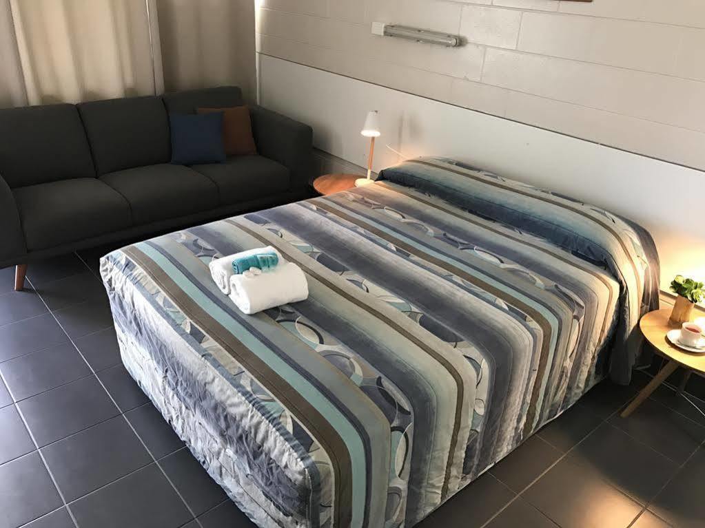 Yeppoon Surfside Motel Экстерьер фото